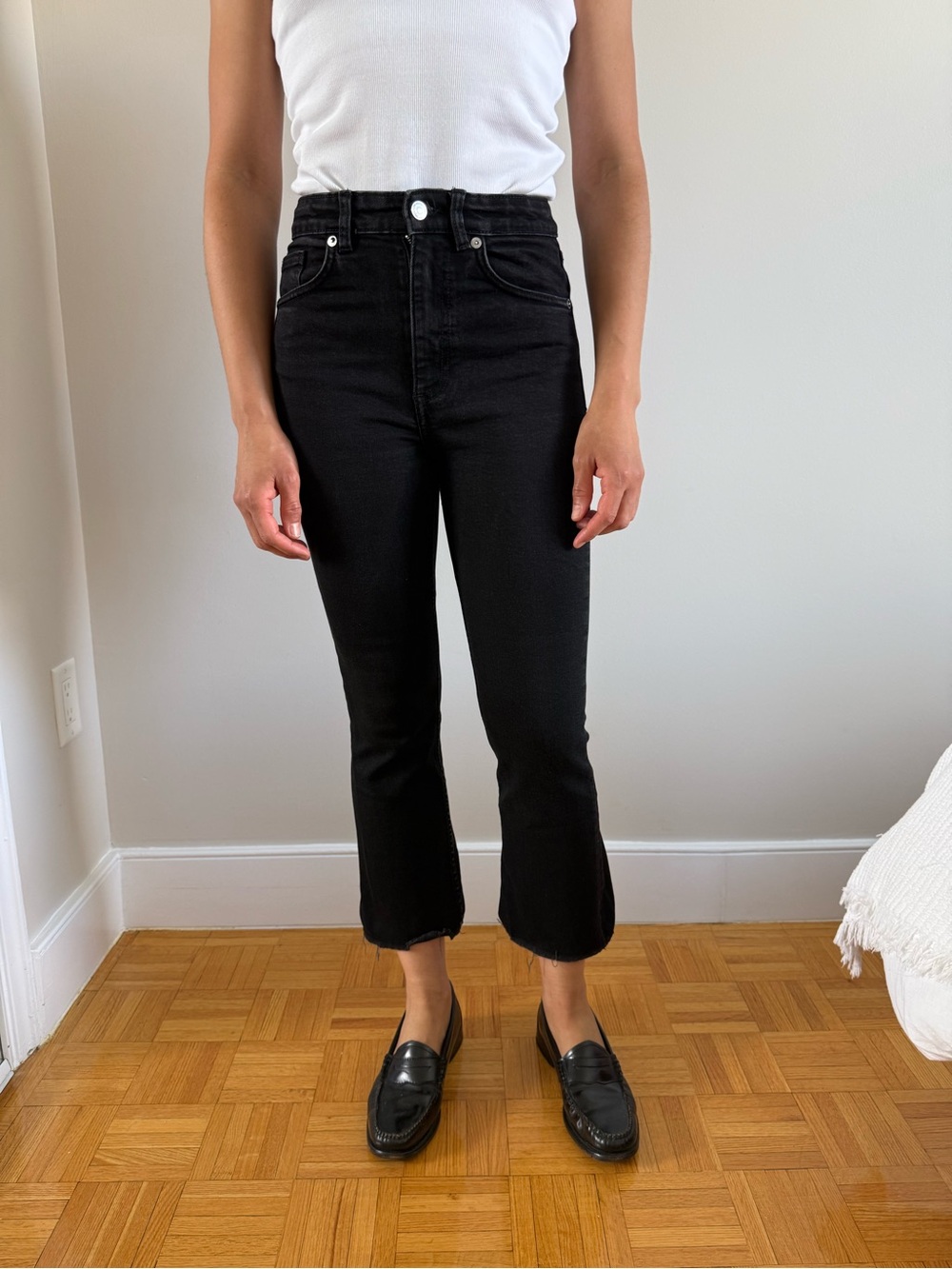Zara Black High-Rise Crop Flare Jeans Sz 2